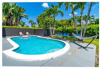 425 NE 105th St, Unit SI ID1439294P in Miami Shores, FL - Foto de edificio - Building Photo