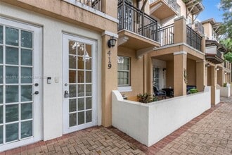 419 SW 147th Ave in Pembroke Pines, FL - Building Photo - Building Photo