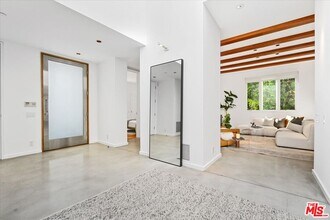 211 S Valley St in Burbank, CA - Building Photo - Building Photo