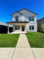 4626 Goodsprings Ln in Heartland, TX - Building Photo