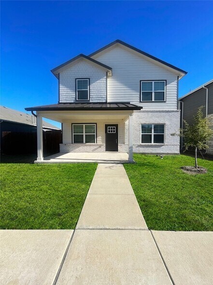 4626 Goodsprings Ln in Heartland, TX - Building Photo