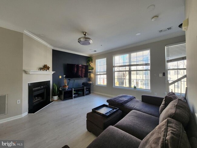 property at 21834 Jarvis Square