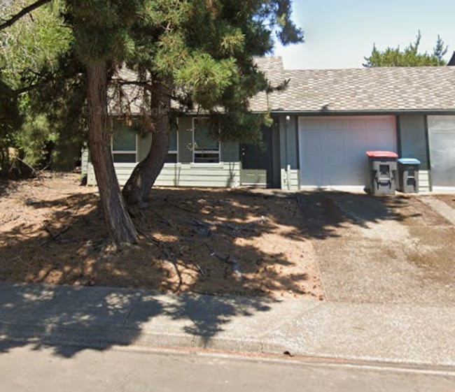 property at 1515 SW Cozine St