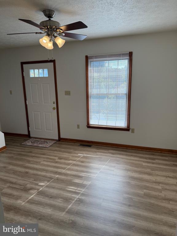 property at 212 W Whitlock Ave