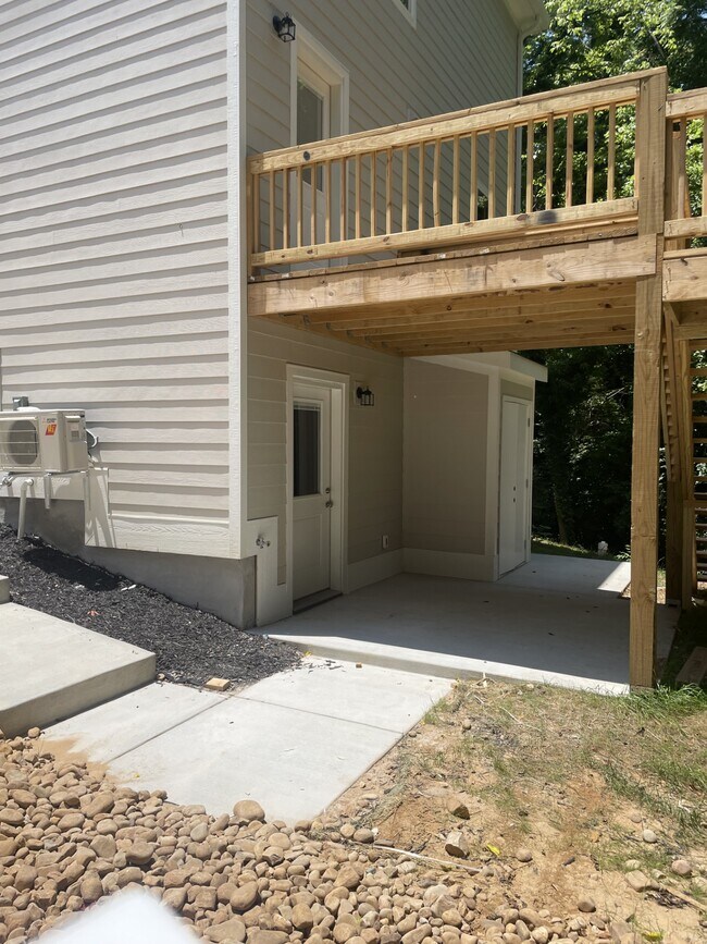 property at 3907 Wilsonia Ave