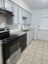 214 Pine Meadow Dr in Kennedale, TX - Building Photo