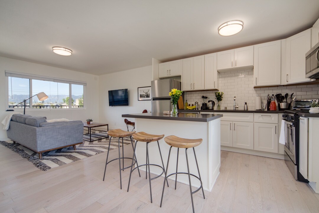 873 32nd Street in Oakland, CA - Building Photo