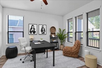 10217 English Oak Dr in Austin, TX - Building Photo - Building Photo