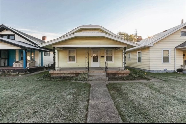property at 1647 N Belleview Pl