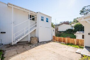 728 E Palmer Ave, Unit 728 E Palmer Ave Unit A in Glendale, CA - Building Photo