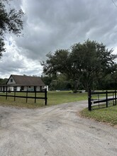 10730 Crystal Springs Rd, Unit Crystal river apartment in Zephyrhills, FL - Foto de edificio - Building Photo
