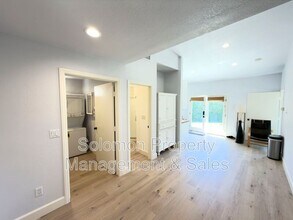 2840 Esturion Pl in Carlsbad, CA - Building Photo - Building Photo