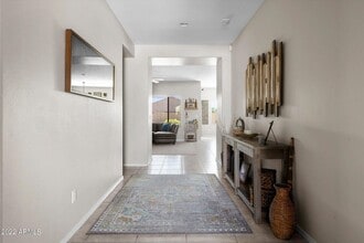 5533 W Cavedale Dr in Phoenix, AZ - Building Photo - Building Photo