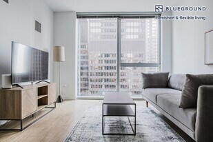 201 N Garland Ct in Chicago, IL - Building Photo