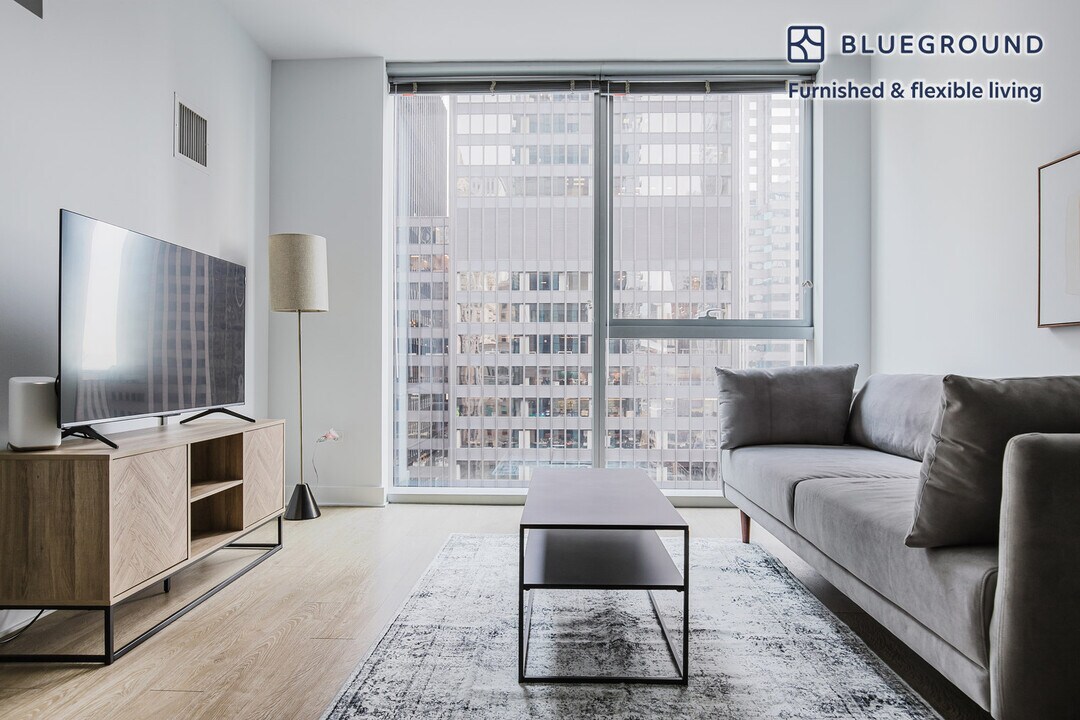 201 N Garland Ct in Chicago, IL - Building Photo