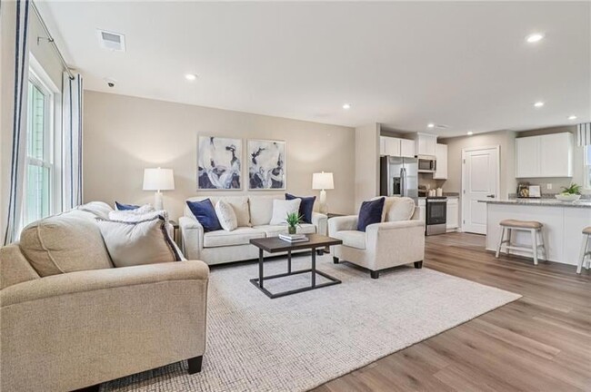 6644 Red Oak Wy in Stone Mountain, GA - Foto de edificio - Building Photo