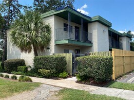 211 W 17th St in Houston, TX - Building Photo