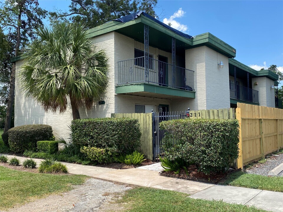 211 W 17th St in Houston, TX - Building Photo