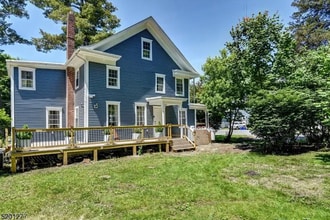 6 Carhart St in Blairstown, NJ - Building Photo - Building Photo