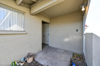 3445 E Earll Dr-Unit -2 in Phoenix, AZ - Building Photo - Building Photo