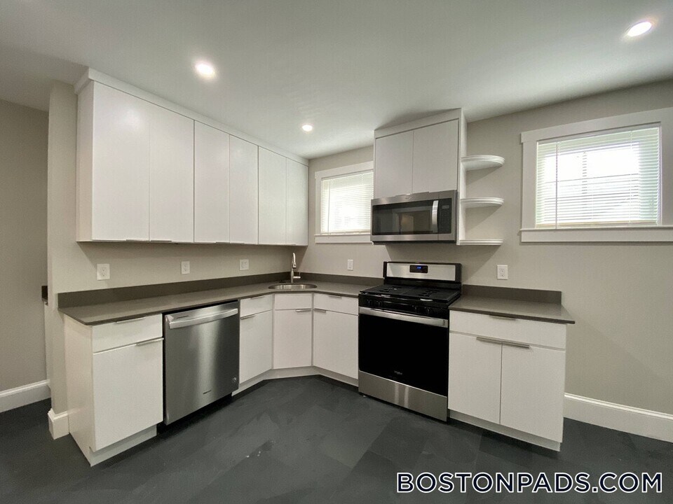 23 Elmer St in Cambridge, MA - Building Photo