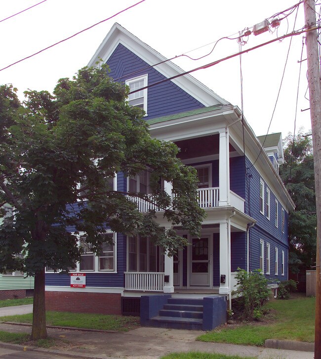 82 Princeton Ave in Providence, RI - Foto de edificio - Building Photo