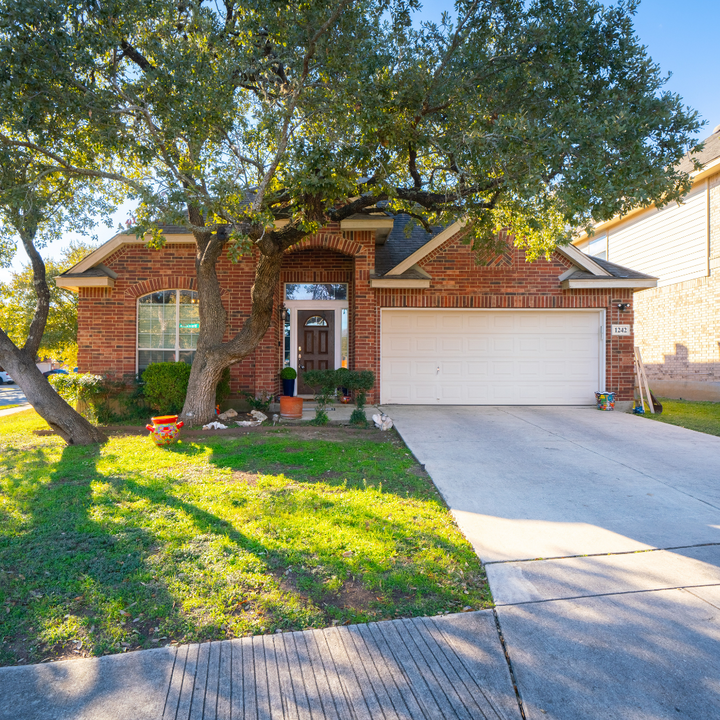 1242 Sonesta Ln in San Antonio, TX - Building Photo