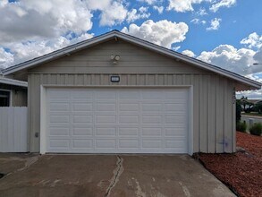 8802 Glenhaven St in San Diego, CA - Building Photo - Building Photo