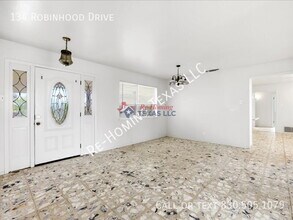 134 Robinhood in Kenedy, TX - Building Photo - Building Photo