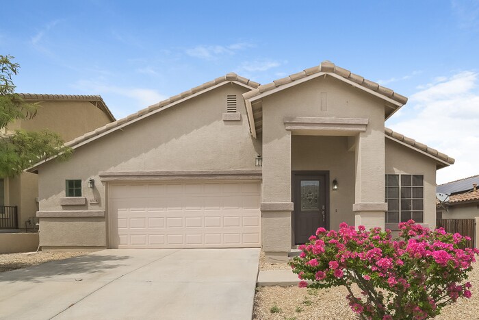 6518 W Red Fox Rd in Phoenix, AZ - Building Photo