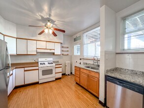 6312 N Glenwood Ave, Unit J06P in Chicago, IL - Building Photo - Building Photo