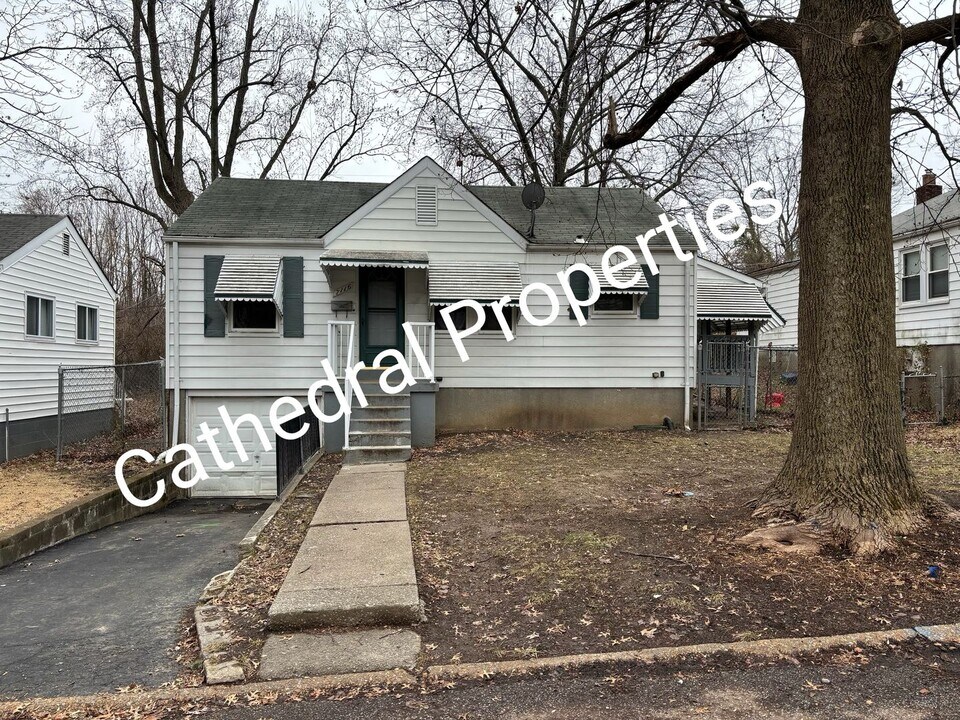 7116 Greenhaven Dr in St. Louis, MO - Building Photo