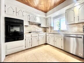 512 76TH St in North Bergen, NJ - Building Photo - Building Photo