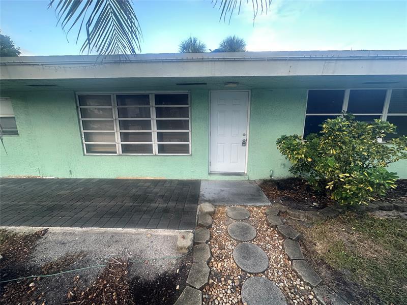 299 SE 12th Ave in Deerfield Beach, FL - Building Photo
