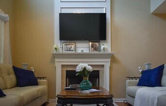 1375 Water Edge Dr in Charleston, SC - Building Photo - Building Photo