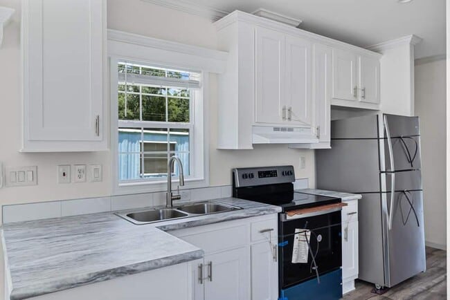 2162 E Camp N Comfort Ln in Avon Park, FL - Building Photo - Building Photo