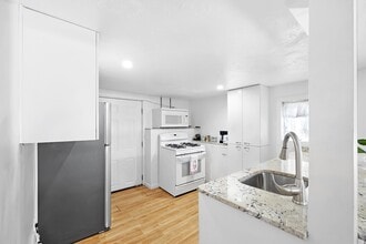 875 Granite St in Braintree, MA - Building Photo - Building Photo