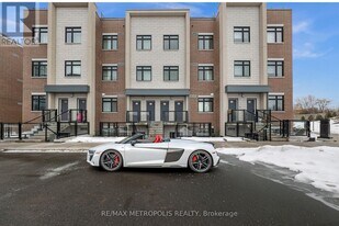 1115 Douglas McCurdy Cmn in Mississauga, ON - Building Photo