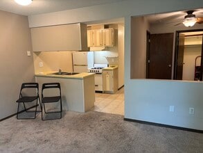 9400 Old Cedar Ave S, Unit Cedarcliff condo in Bloomington, MN - Foto de edificio - Building Photo