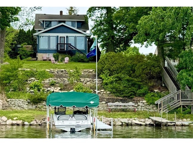 property at 1733 Gull Ln