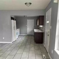22001 Fern St - 6