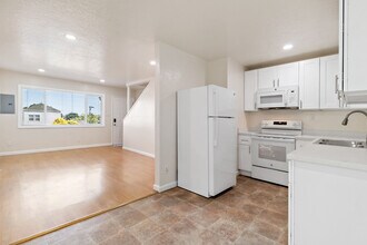 1127 Bella Vista Ave, Unit 1127 in Oakland, CA - Building Photo - Building Photo