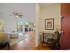 41 Forest Ln, Unit 41 Forest in San Rafael, CA - Foto de edificio - Building Photo