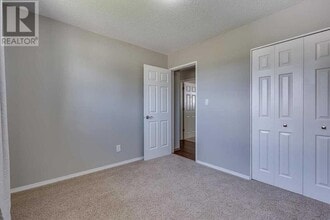 3238 57 Av in Red Deer, AB - Building Photo - Building Photo