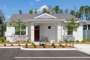 Avilla Cypress Creek in Sun City Center, FL - Building Photo