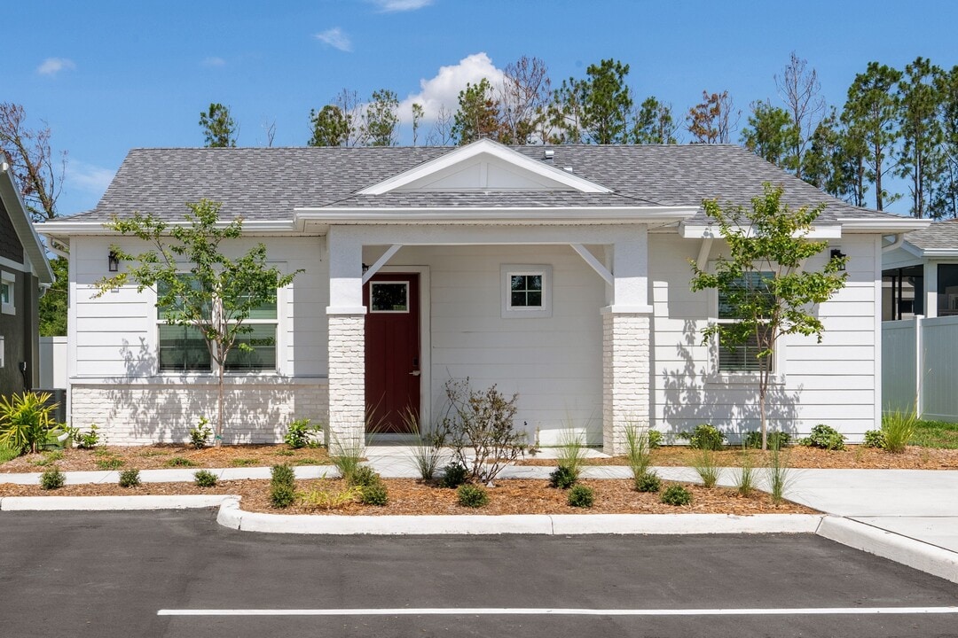 Avilla Cypress Creek in Sun City Center, FL - Building Photo