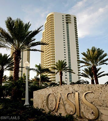 3000 Oasis Grand Blvd in Ft. Myers, FL - Foto de edificio