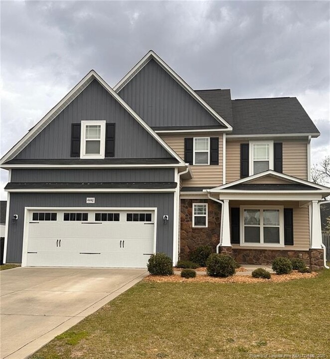 4446 Low Oak Ct in Parkton, NC - Building Photo