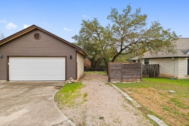 1301 S Quinlan Park Rd in Austin, TX - Building Photo - Building Photo