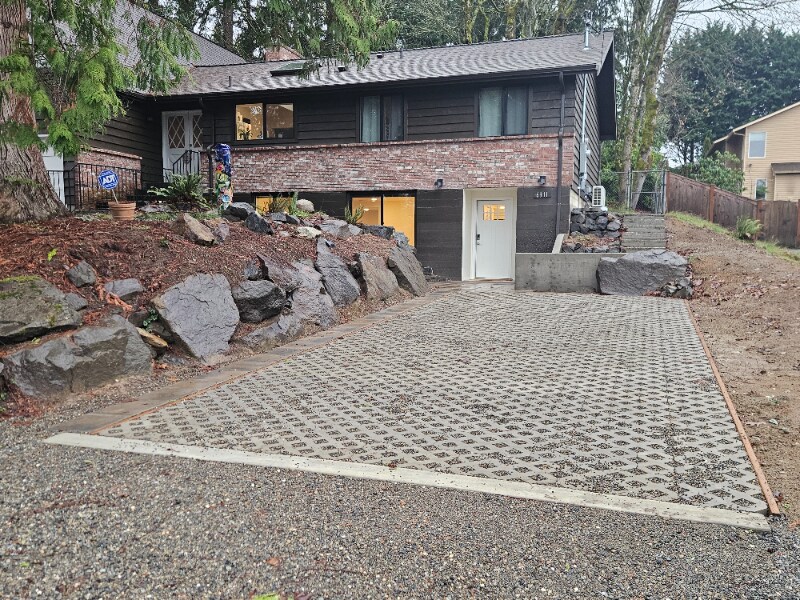 6311 NE 196th St in Kenmore, WA - Building Photo